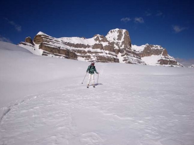  滑雪旅游